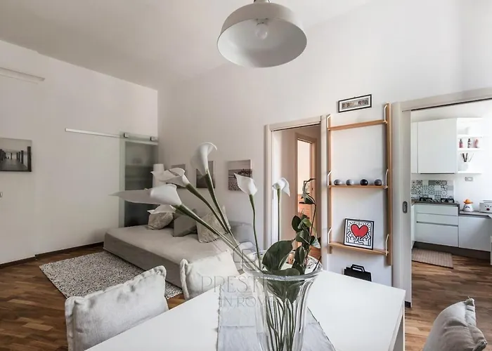Vatican Gallery Apartment *