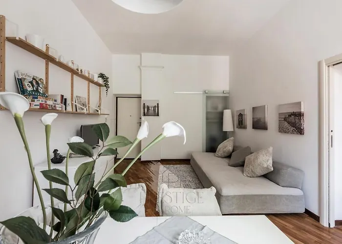 Vatican Gallery Apartment *